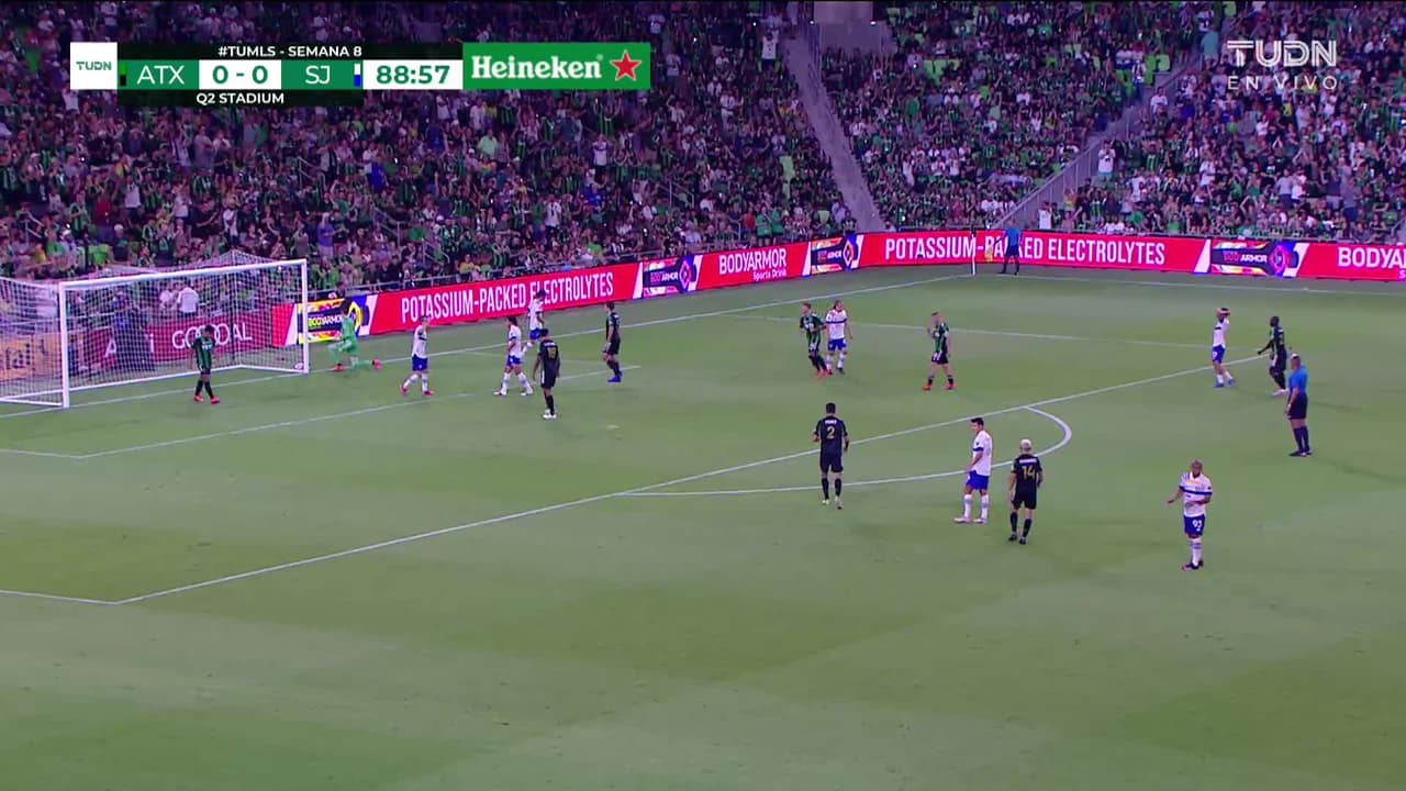 ¡TIRO ATAJADO! disparo por Cristian Espinoza.