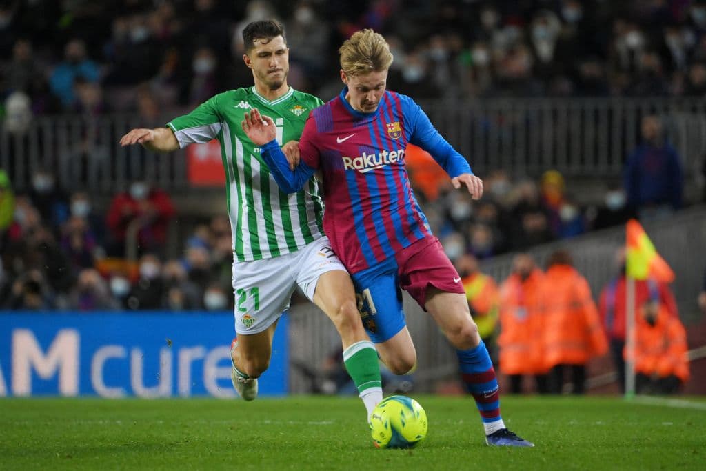Barcelona no logra levantar frente al. Betis, caen 0-1 y se mantienen en el séptimo lugar con 23 unidades.