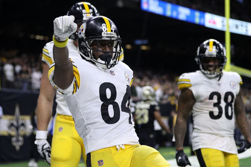 Y restando 1:02 en el tercer cuarto, Brown lo volvió a hacer, en conexión con Roethlisberger capturó pase de 20 yardas para poner adelante 28-24 a los Steelers, acallando a los fans de New Orleans.