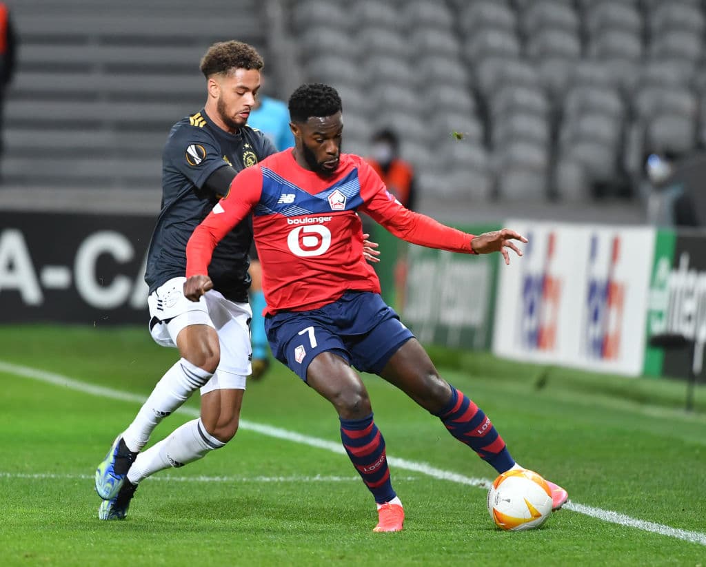 Timothy Weah (72’) adelantaba al conjunto francés; en la recta final del juego, Dusan Tadic (87’) marcó desde los once pasos para conseguir el empate y Brobbey (89’) dio la vuelta al marcador. El mexicano participó todo el encuentro. La vuelta se jugará el próximo 25 de febrero.