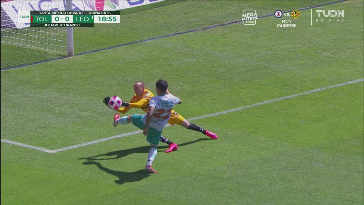 ¡Se había señalado penalti sobre Colombatto, pero el VAR lo anula!