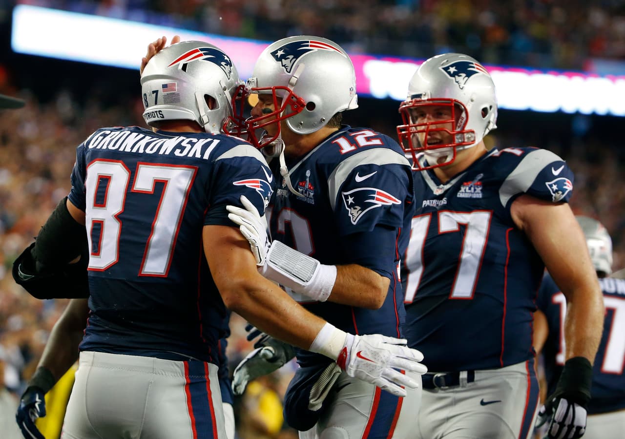 En el lado positivo, Ian Rapoport de NFL Network Insider reportó que la lesión en la espalda de Gronk
<a href="http://www.nfl.com/videos/good-morning-football/0ap3000000747762/Rapoport-Gronk-s-back-injury-is-not-considered-serious">"no se considera grave"</a>, sin embargo, las lesiones han disminuido al ‘87’ este año - y para un tipo que juega físicamente como Gronkowski, ciertamente no es una buena cosa.