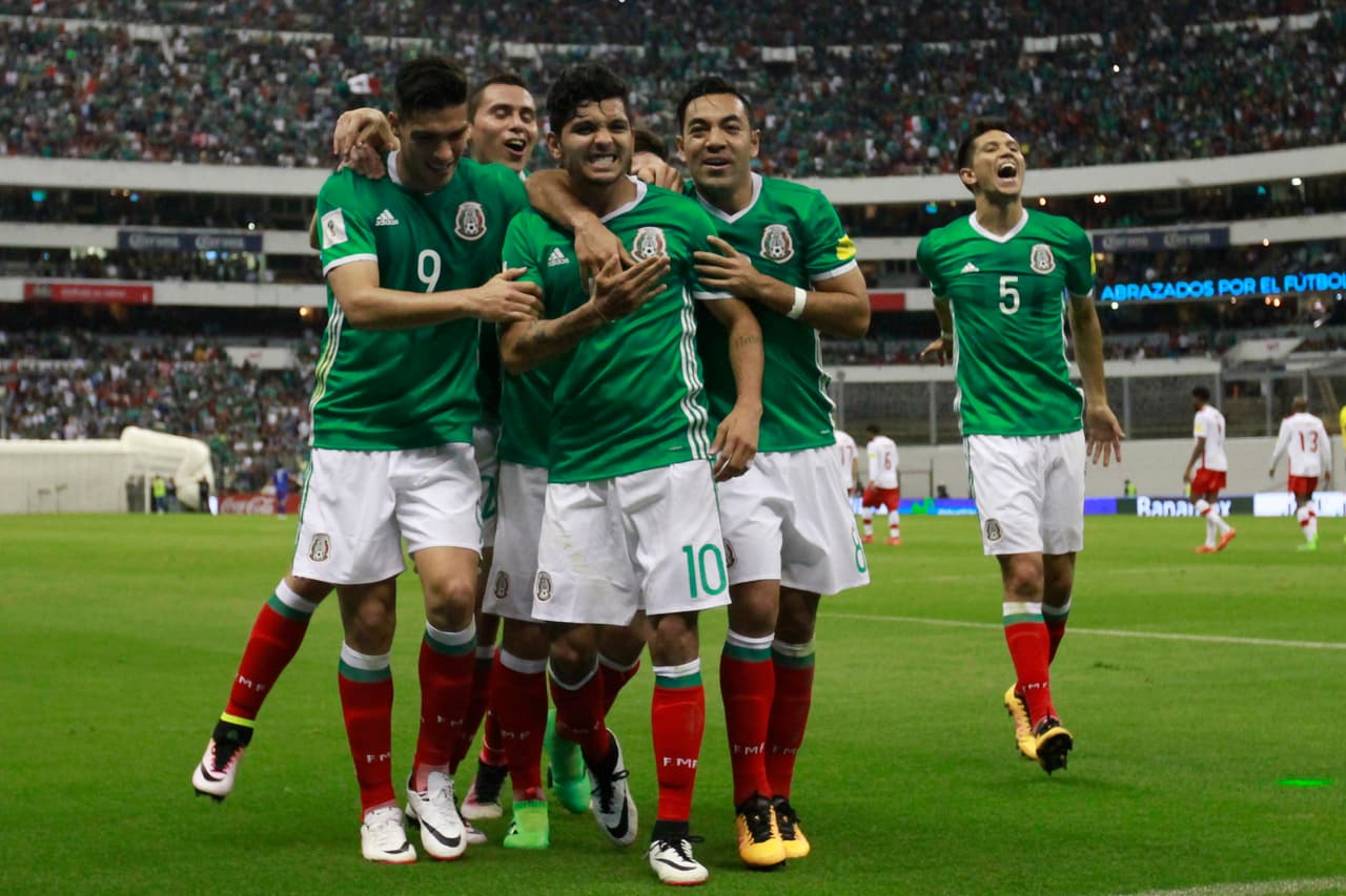 Cuando Canadá visitó el Estadio Azteca, México ganó 2-0 con un soberbio golazo del Tecate Corona.