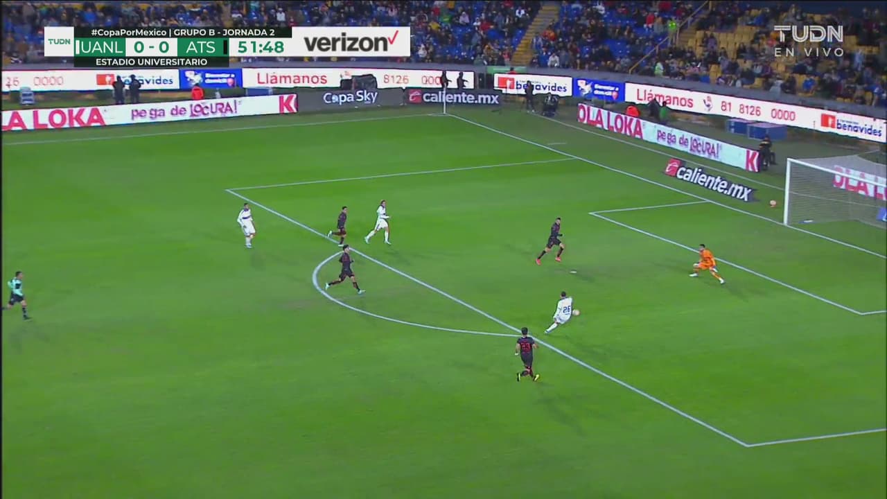 ¡Se la pierde Florian! El francés desperdicia una oportunidad clara de gol