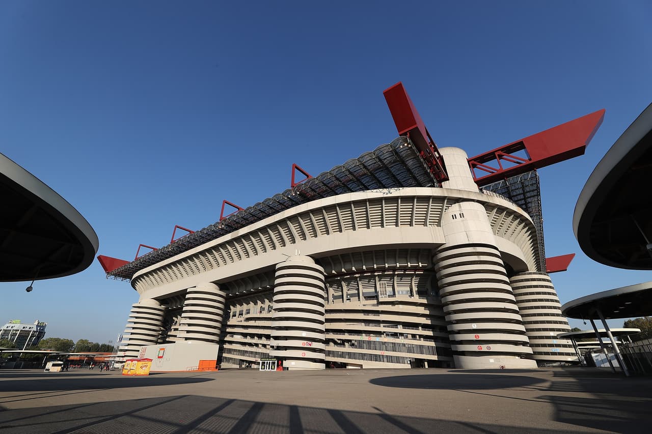 Así esperaba el gran estadio italiano por su debut en esta temporada en el ámbito internacional.