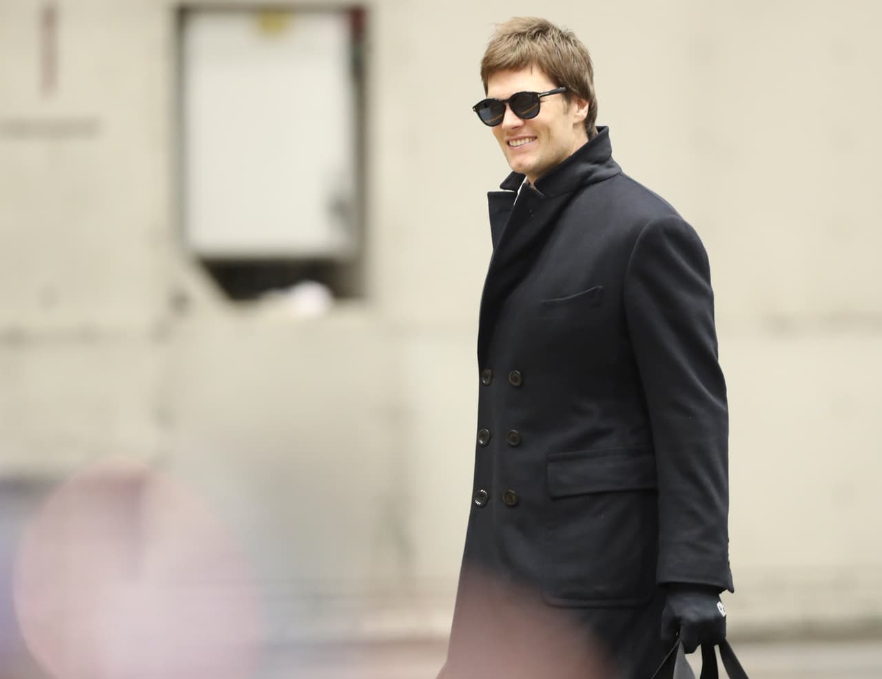 El legendario mariscal de campo fue el primero en tocar la tierra del Super Bowl.