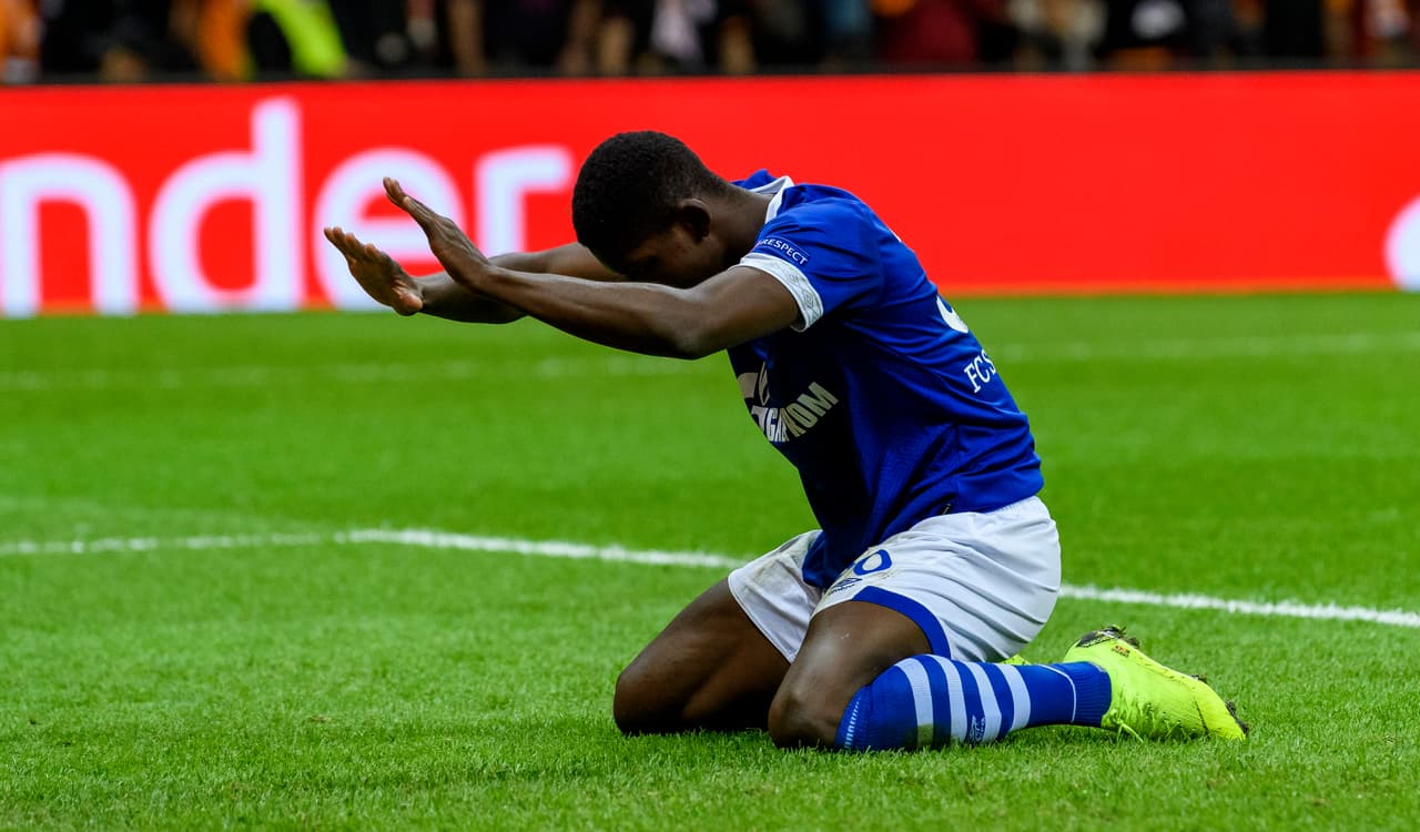 Otro que lo tuvo cerca fue Breel Embolo con un remate cruzado pero la puntería le fallaba a él y a todos los jugadores en campo.