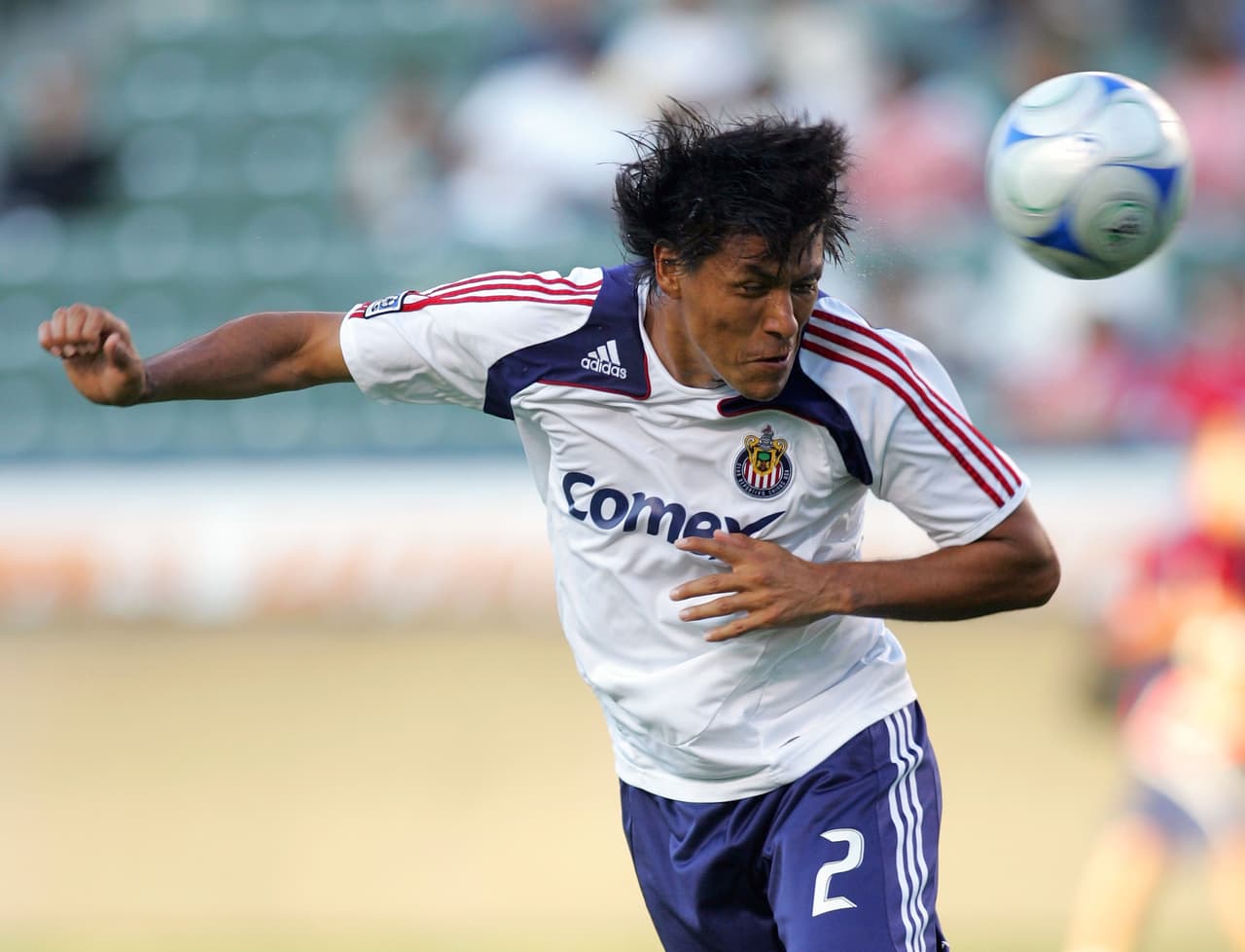 “El Emperador” Claudio Suarez orquestó una excelente carrera en México con Pumas y luego con Chivas Guadalajara y llegó a la MLS para levantar a Chivas USA, equipo que se había unido a la liga en 2004.