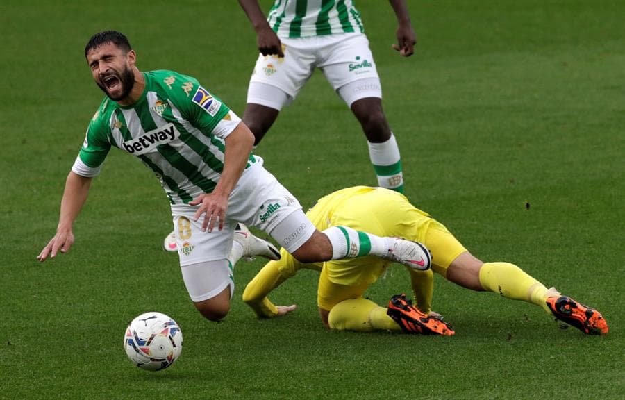 El partido entre el Villarreal y Real Betis acabó en empate 1-1. Pau Torres se encargó de abrir el marcador al minuto 5, pero fue hasta la segunda mitad cuando Aitor Ruibal García descontó para los béticos e igualó el partido durante la novena jornada de LaLiga.