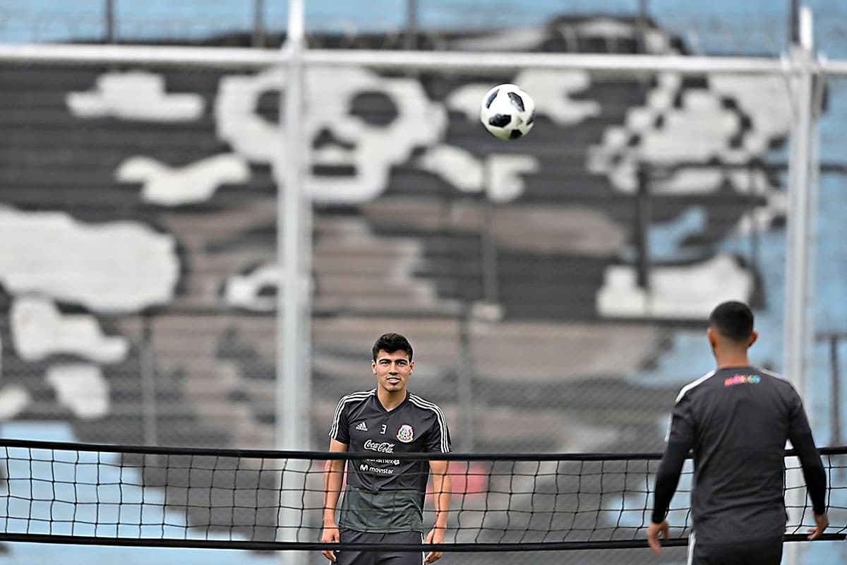 Después de la derrota 2-0 ante Argentina en el Estadio Mario Alberto Kempes, los seleccionados mexicanos hicieron primero un trabajo de recuperación con fútbol tenis.