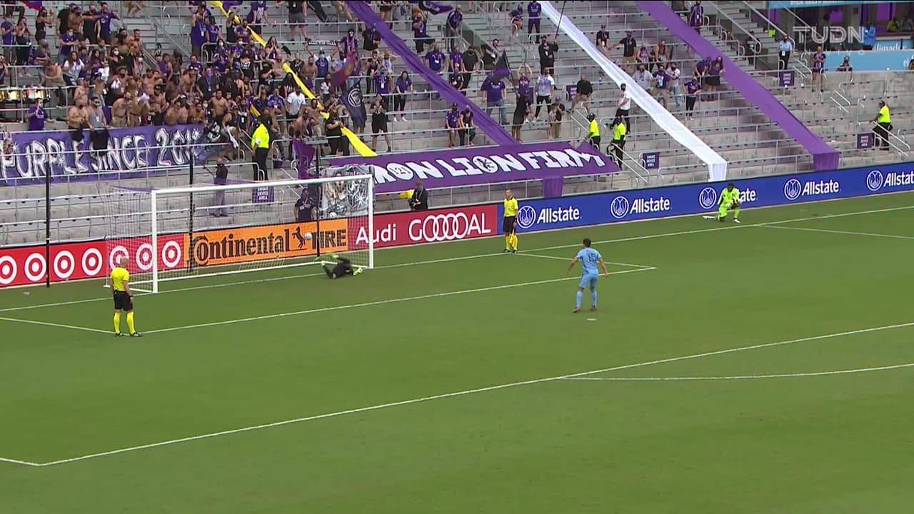 ¡GOOOL! Tony Rocha anota para New York City FC.