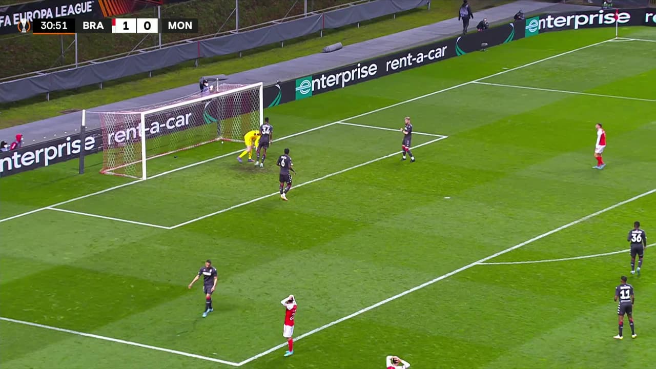 ¡TIRO ATAJADO! disparo por Ricardo Horta.