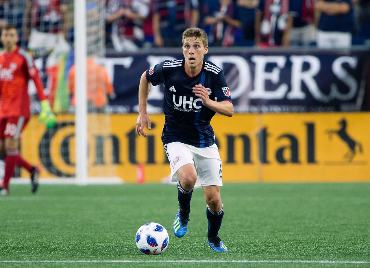 New England Revolution ganó ante Orlando City, pero no le alcanzó para mantenerse a la expectativa de poder entrar a los Playoffs. Pero los 'Revs' cierran el año con un jugador como Scott Caldwell en un alto nivel. (USA Today Images)