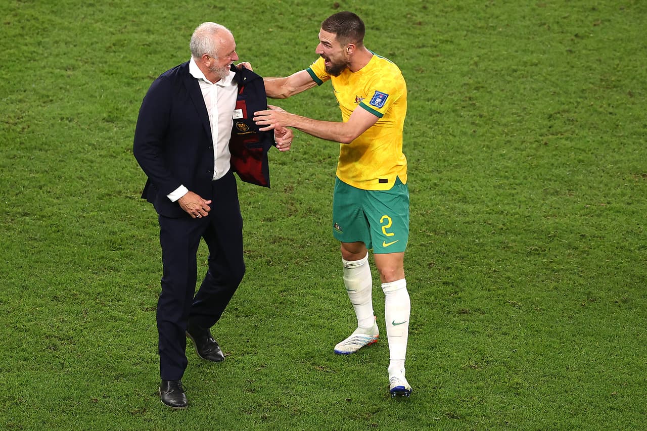 La Selección de Australia venció por la mínima a su similar de Dinamarca para eliminarlos de la Copa del Mundo y acceder al boleto de los octavos de final por segunda vez en su historia.Australia no había llegado a la siguiente fase desde 2006 y a pesar del dominio de los daneses, la defensa de los Socceroos los llevó a conseguir el boleto a los octavos de final de Qatar 2022.