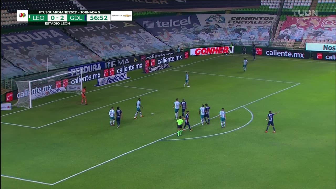 ¡TIRO ATAJADO! disparo por José David Ramírez.