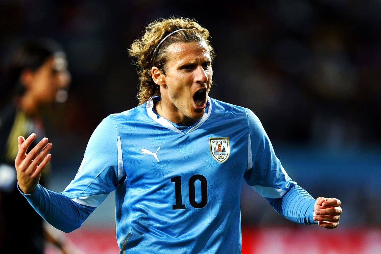 Diego Forlán pasó a la historia como el Jugador Más Valioso en el Mundial de Sudáfrica 2010 con una actuación que ilusionó a Uruguay y al continente por la capacidad del artillero.