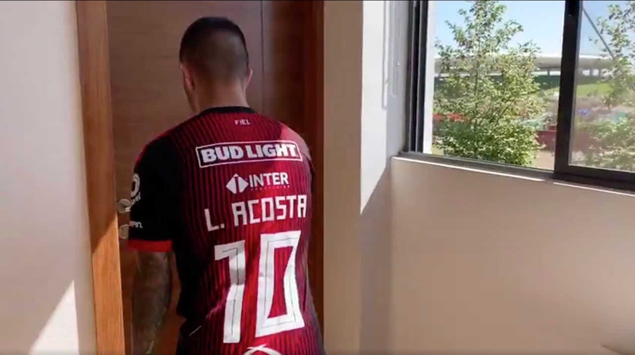 Chivas ‘trollea’ a Luciano Acosta y al Atlas