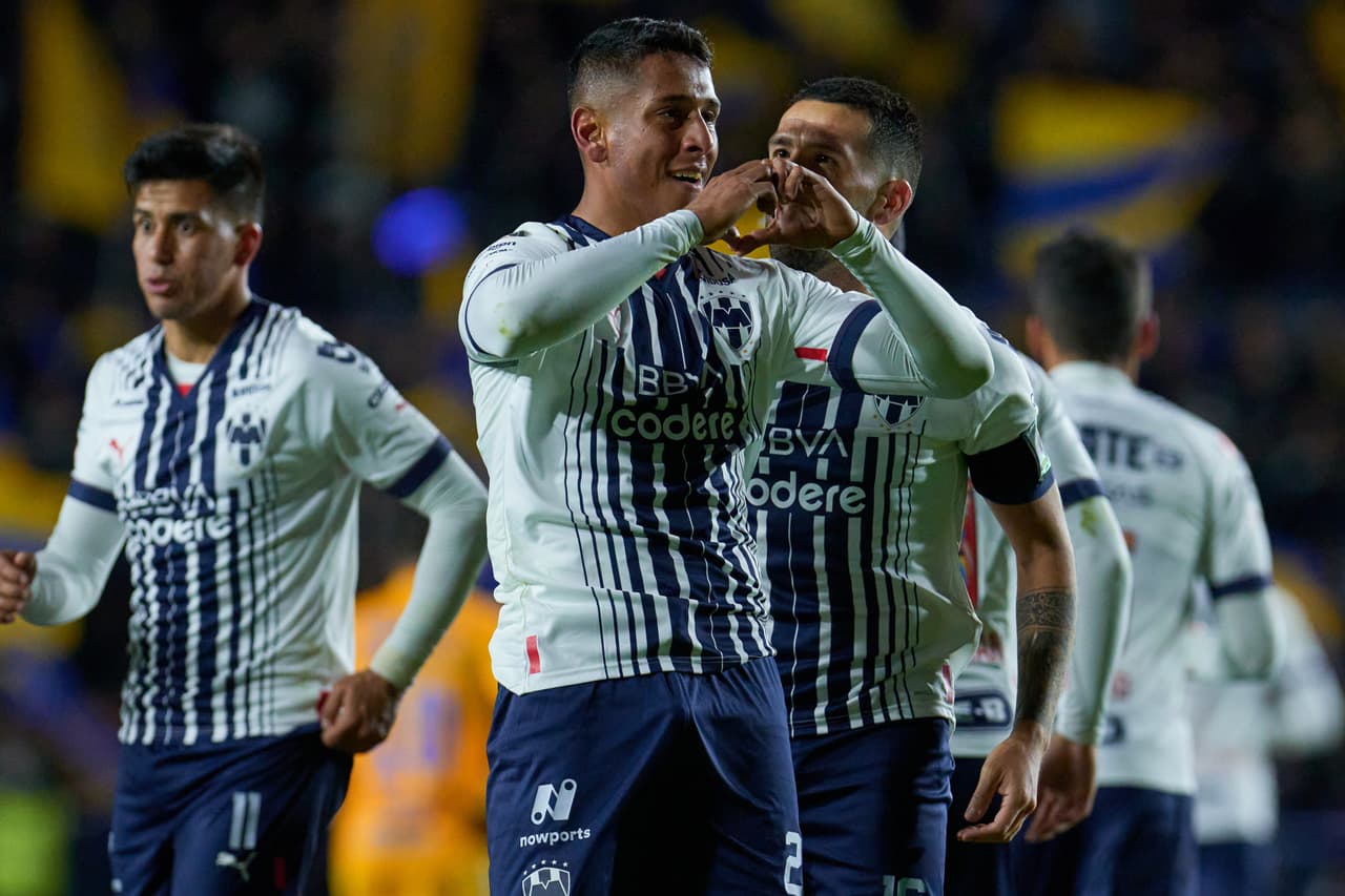Rayados se impuso a Tigres en el Clásico Regio con un golazo de Luis Romo en el Volcán.