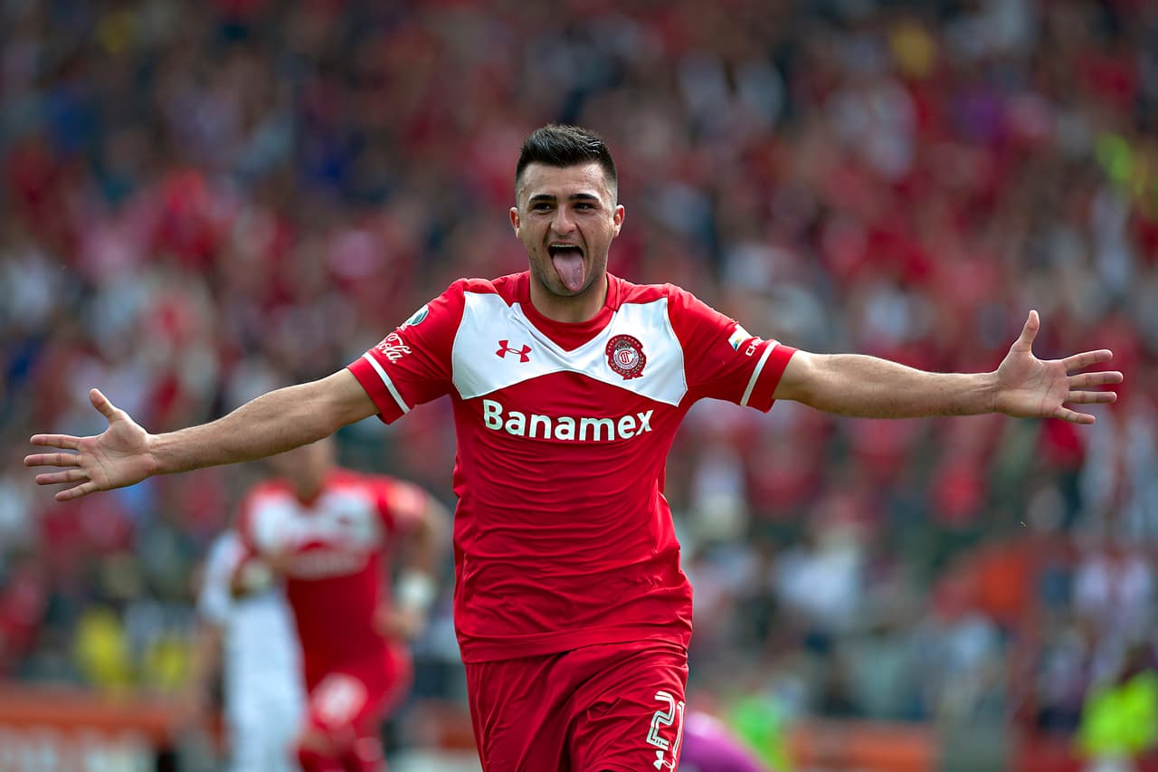 Toluca fue además la segunda mejor ofensiva del Apertura 2015 con 33 goles y si Luis Triverio y Fernando Uribe se encienden pueden hacer daño a cualquier defensa, entre ambos sumaron 19 goles.