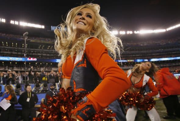 Aunque los Broncos cayeron de forma estrepitosa en el Super Bowl ante Seattle, las porristas de Denver nunca bajaron los ánimos.