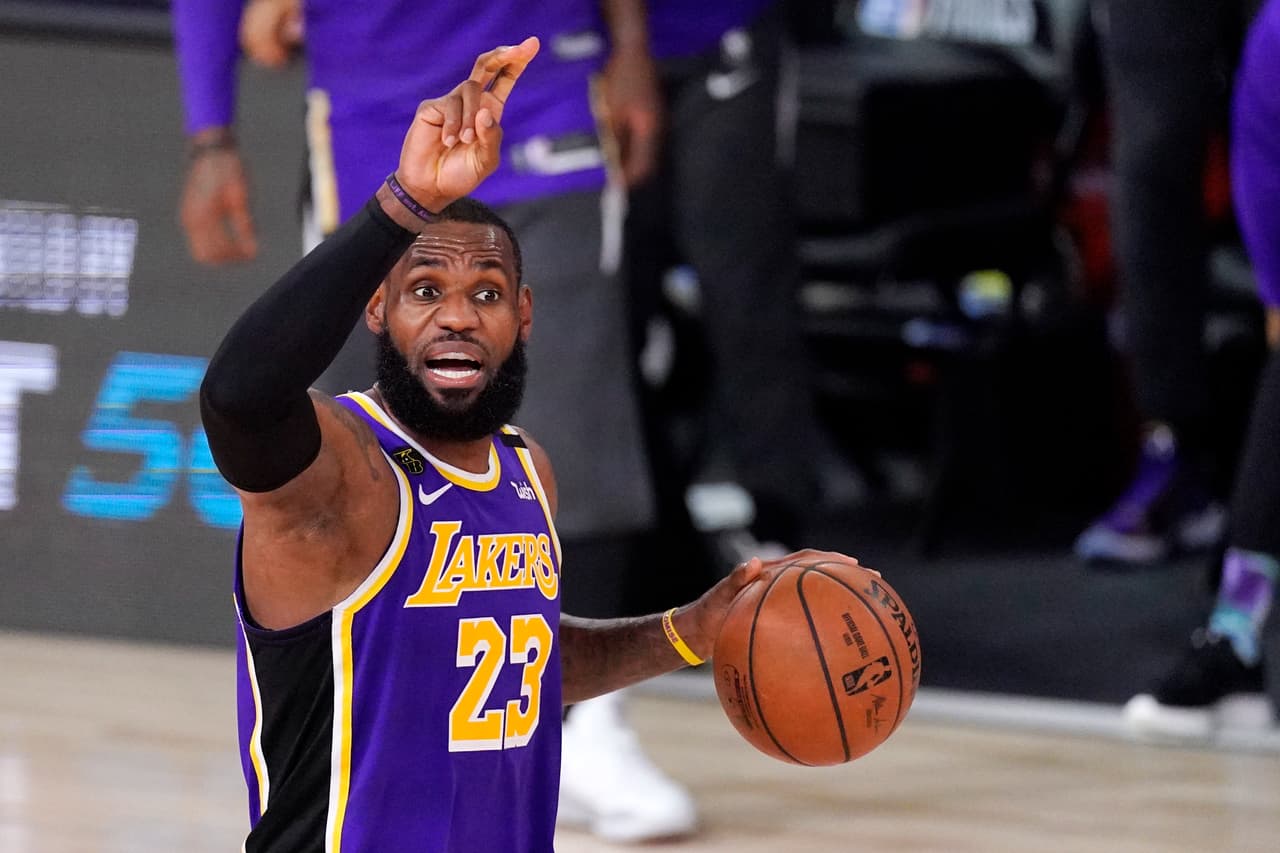 Los Denver Nuggets empataron llegaron a igualar el marcador en el tercer cuarto, pero no fue suficiente. LeBron James anotó 38 puntos y Anthony Davis se mandó con 27; fueron los máximos anotadores del juego.