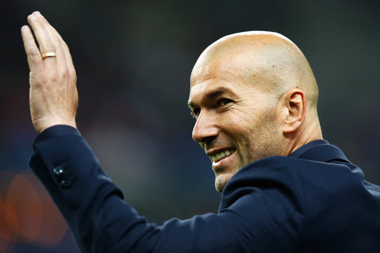Zidane suena como relevo de Benítez