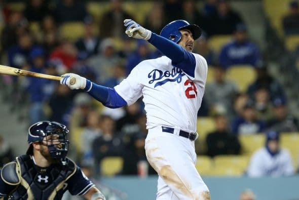 Adrián González, jugador del mes de la Liga Nacional