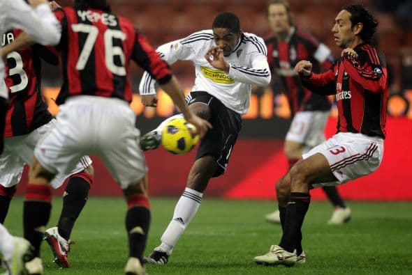 El Cesena intentó reaccionar sin mucho que ofrecer en el campo.