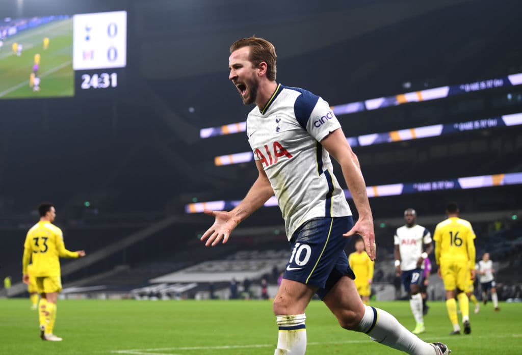 Tottenham empata 1-1 ante el Fulham durante la Jornada 18 de la Premier League. Harry Kane anotaba el primer gol para los 'Spurs' al 25', pero ya en la segunda mitad, Ivan Cavaleiro igualó el marcador al minuto 74.