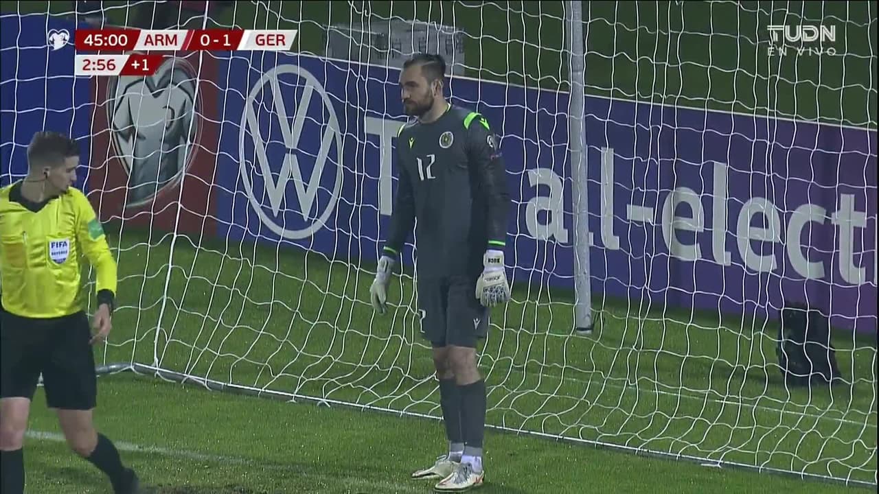 ¡GOL!  anota para Alemania. Ilkay Gündogan