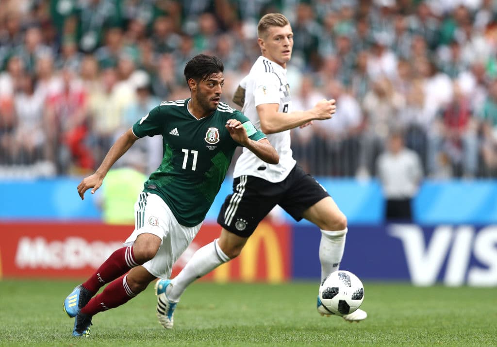 Carlos Vela tuvo dulce amargo domingo, ganó el Tri, pero falleció su abuelo 