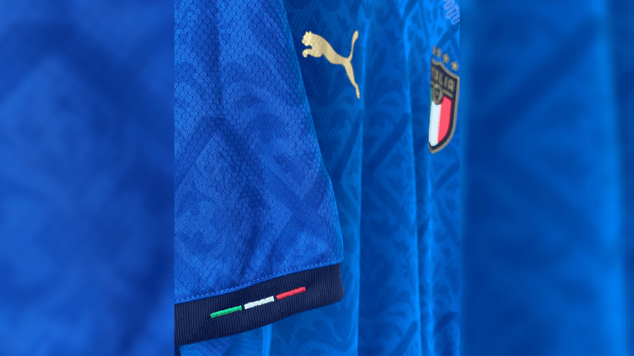 Con esta playera, la colección de playeras de la selección italiana está completa, pues ya cuentan con la playera de visitante y la tercera que se lanzaron el año pasado.