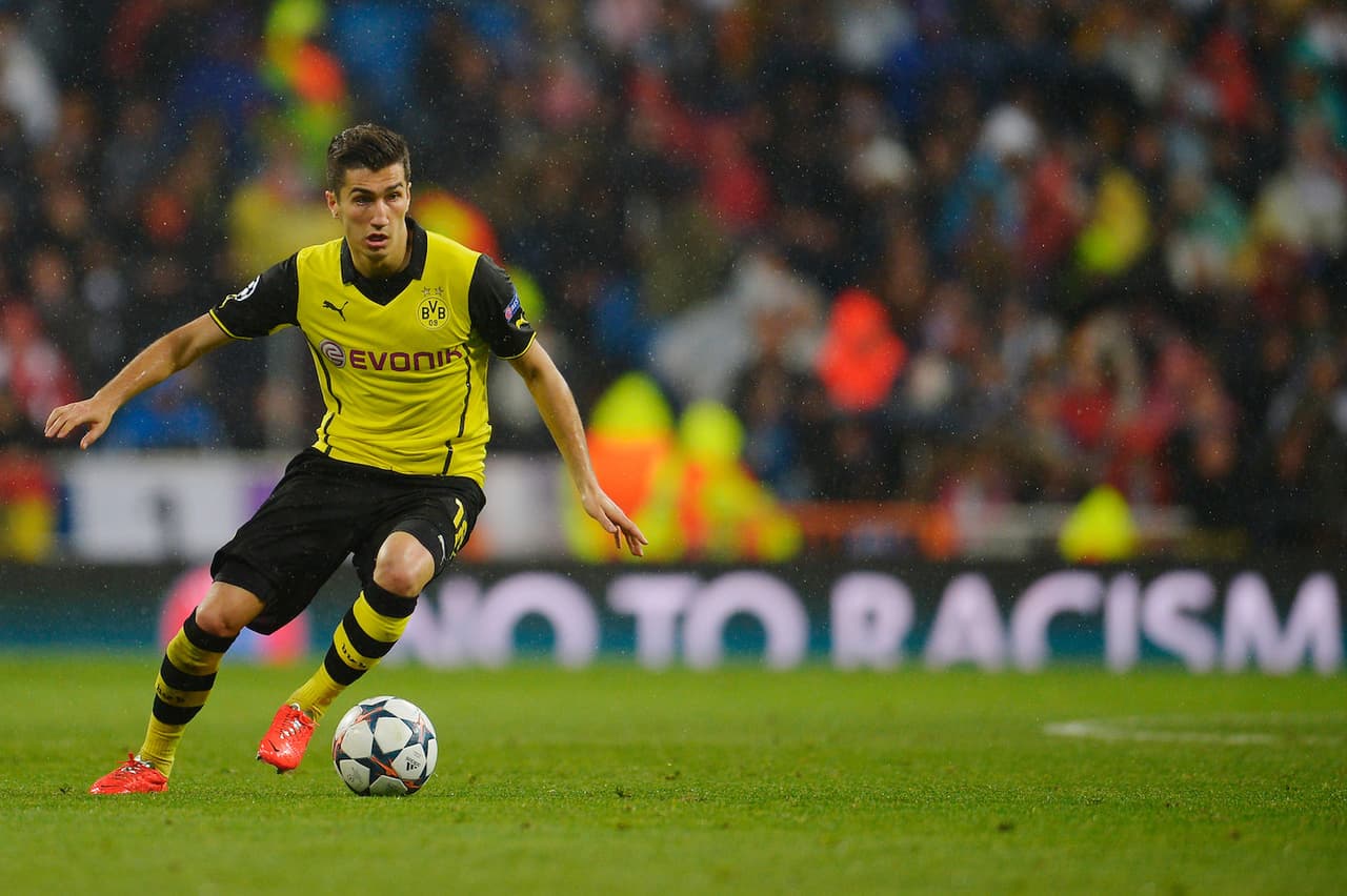 Sin embargo, las lesiones lo marginaron de los terrenos de juego por varios meses y después no consiguió volver a su mejor nivel por lo que con varias cesiones regresó al Borussia Dortmund donde actualmente juega.