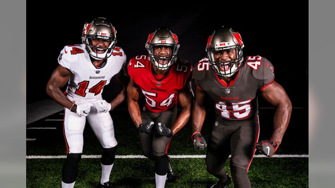 Los Buccaneers quieren llegar a la postemporada con un nuevo conjunto de estrellas que hagan que el uniforme de la era del Super Bowl tenga su propia apariencia. Eso incluye al seis veces campeón del Super Bowl QB Tom Brady y al linebacker Lavonte David.