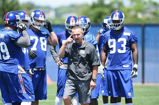 El coordinador defensivo Steve Spagnuolo (AP-NFL).