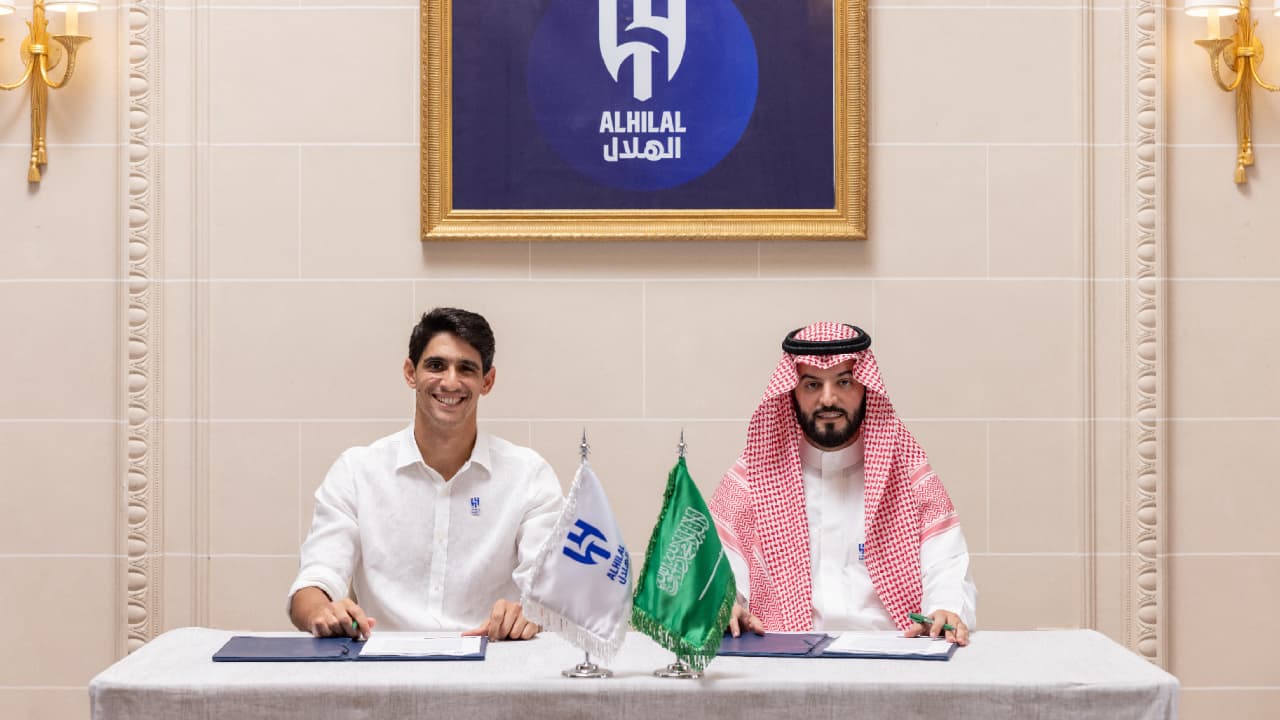 Bono deja al Sevilla para fichar con el Al Hilal de Neymar