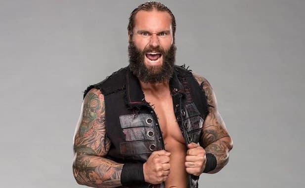 Estrellas de WWE critican a compañero por apoyo a Trump