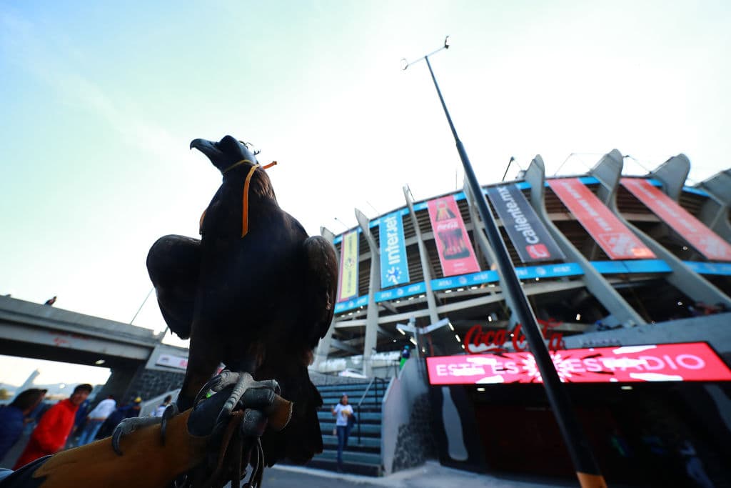 En las afueras del Estadio Azteca los fanáticos vivieron la antesala de la Semifinal entre América y Pumas.