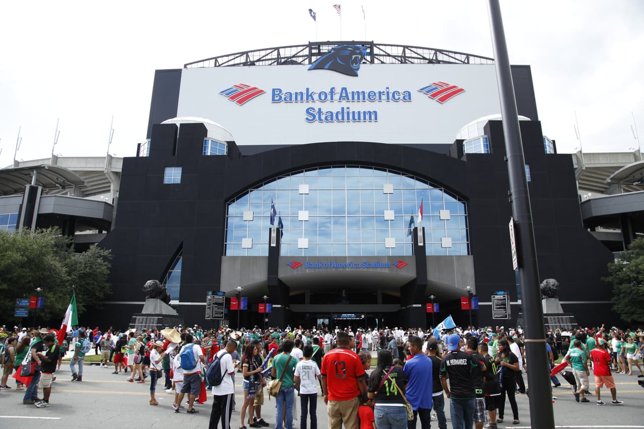 La afición pintó de verde, blanco y rojo las inmediaciones del estadio de Carolina donde se vivió un ambiente extraoridinario con el apoyo incondicional para el Tri previo al choque de México con Trinidad y Tobago.