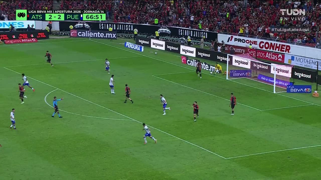¡GOL!  anota para Atlas. José Martín