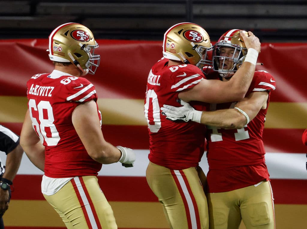 Josh Allen lanzó más de 300 yardas y cuatro pases de anotación en la victoria 34-24 sobre los San Francisco 49ers.