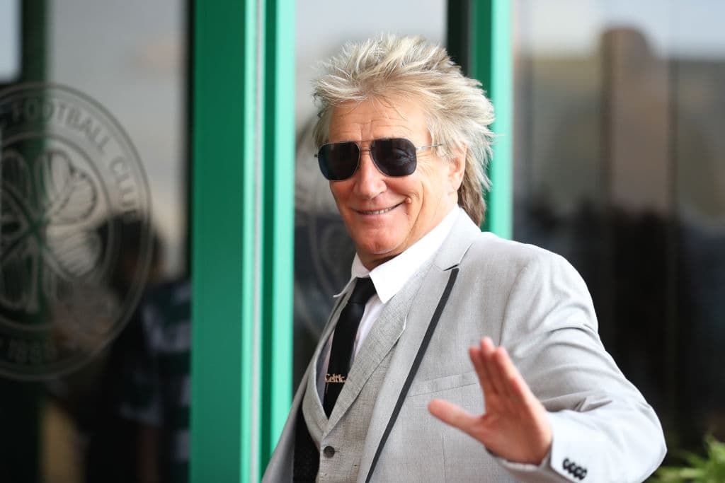 Rod Stewart
<br>Andes de triunfar en la música, Rod Stewart se encargaba de enterrar a la gente en el cementerio londinense de Highgate.