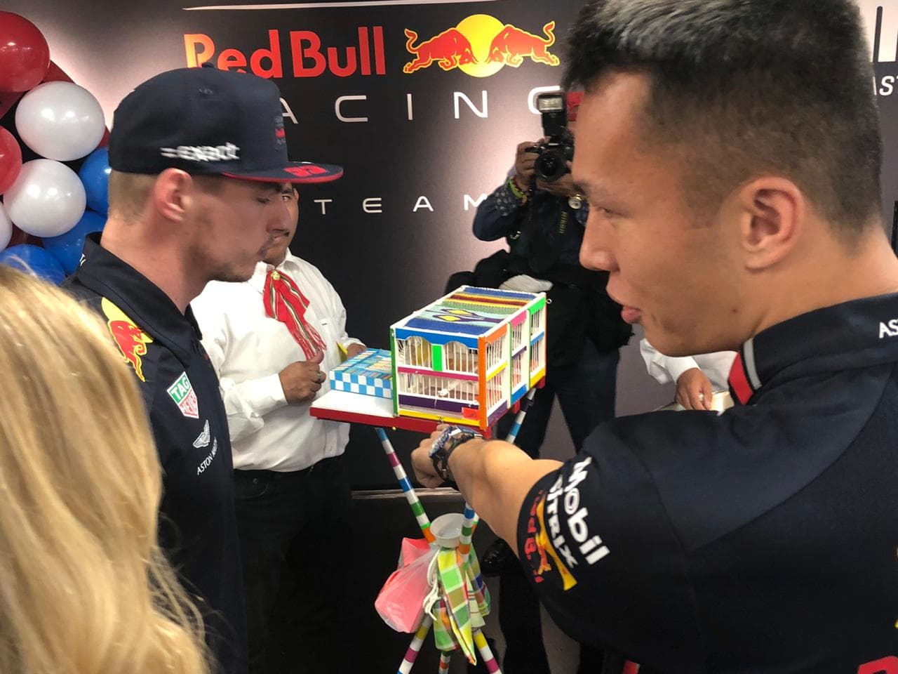 Previo al Gran Premio de México conocieron más del entretenimiento tradicional mexicano.