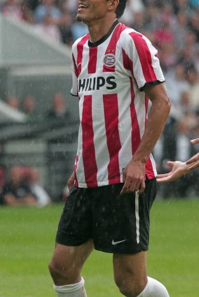 Ante el NAC Breda, el ex de Chivas convirtió el último gol de su club que se impuso por 4-1.