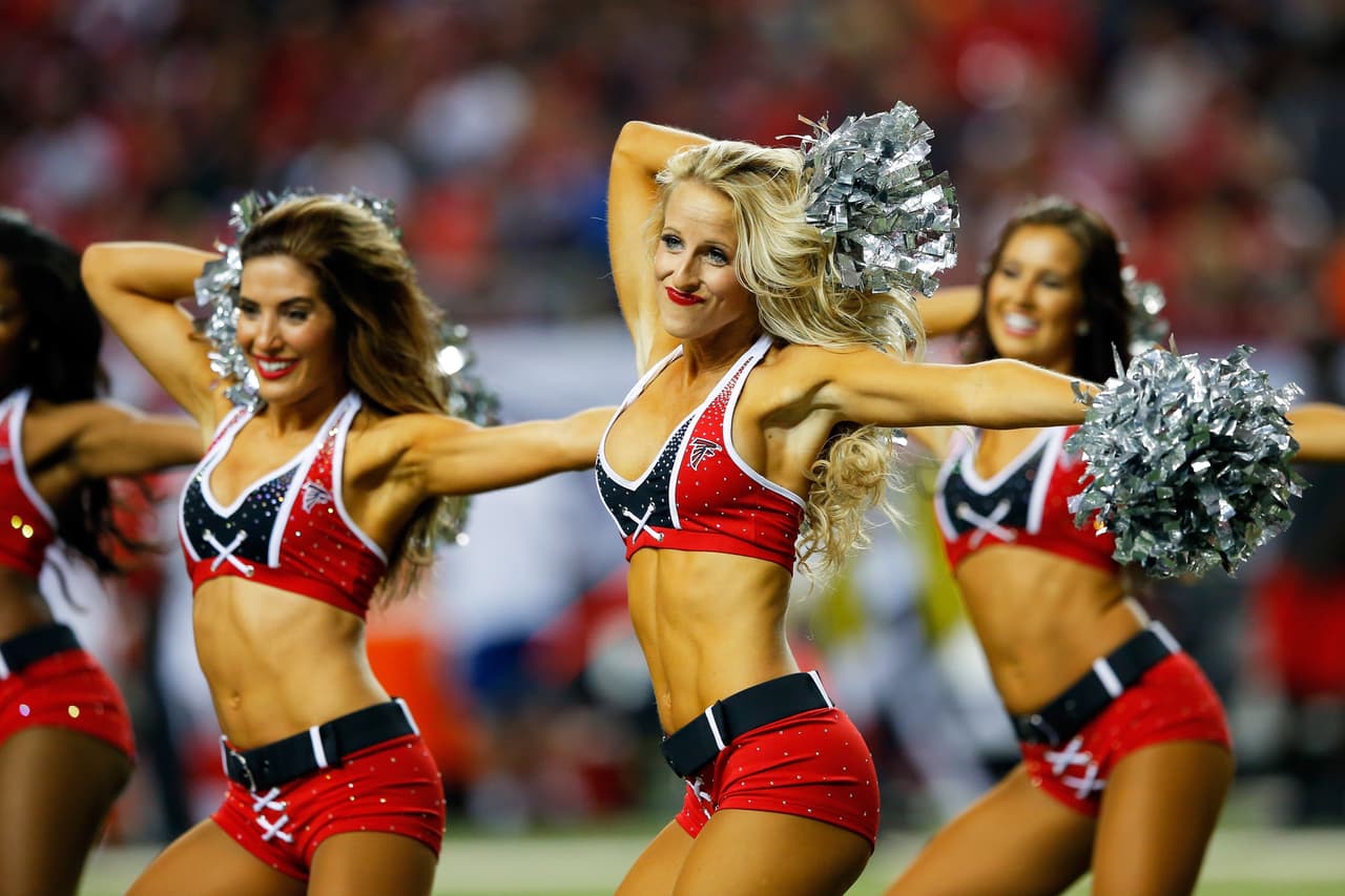 Esta linda rubia consiguió, tras cuatro años como porrista, ser la seleccionada de los Atlanta Falcons para ir al Pro Bowl 2016.