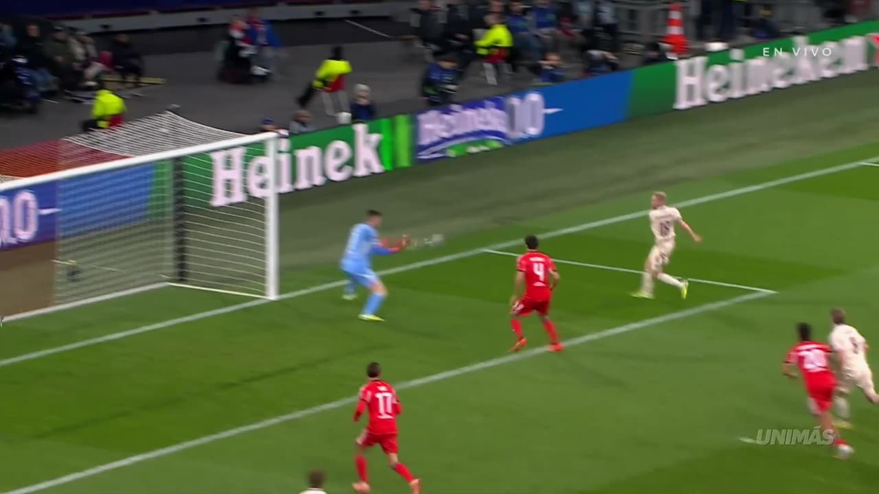 ¡Reflejos de acero! Trubin salva al Benfica ante la llegada peligrosa del Ajax