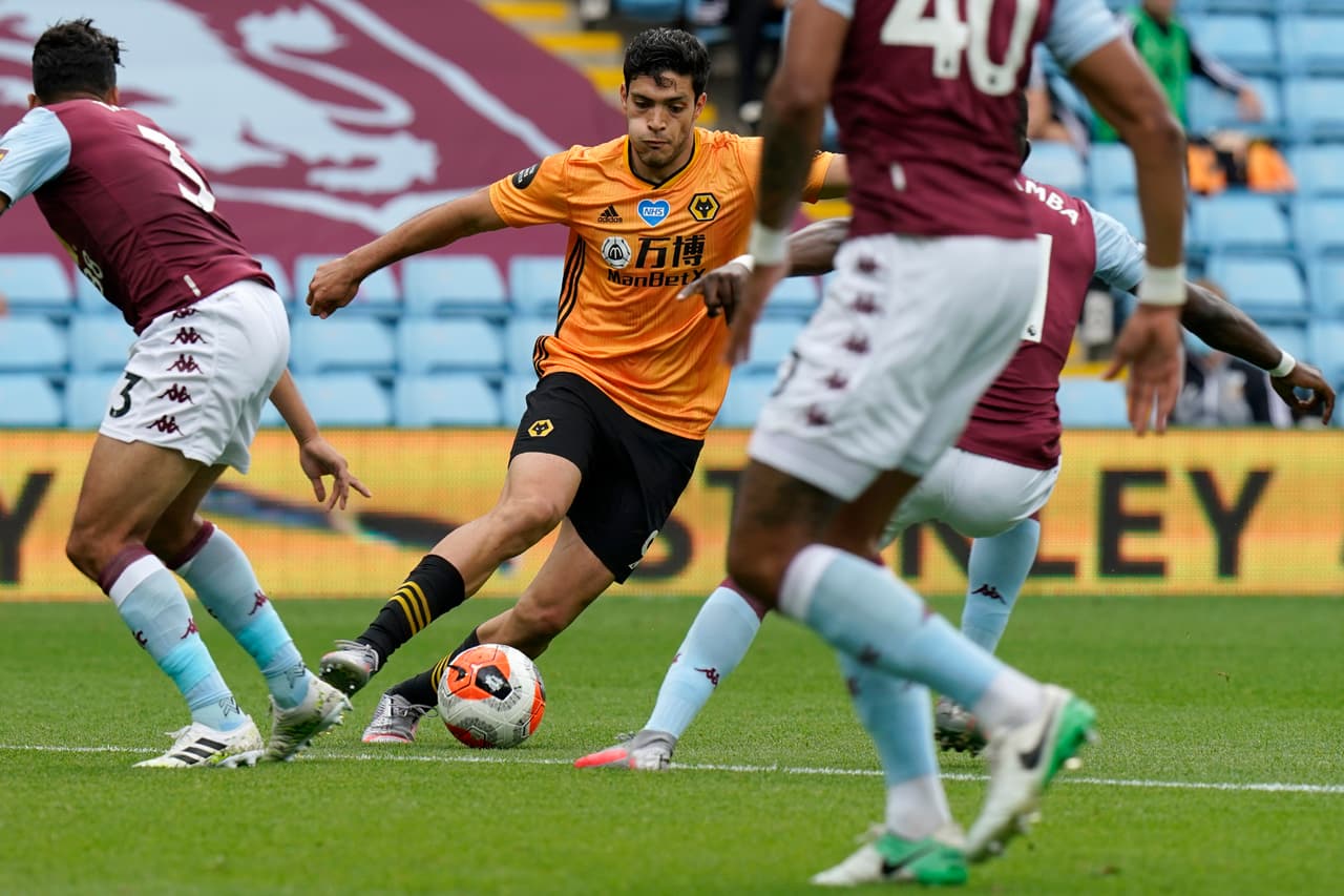 Avanzaba la primera mitad y el mexicano se mostraba con más confianza.