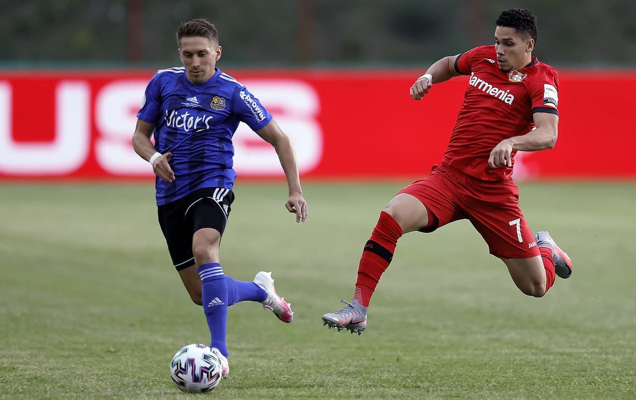 Mario Müller y Paulinho lucharon durante todo el encuentro de la primera semifinal por la Pokal.