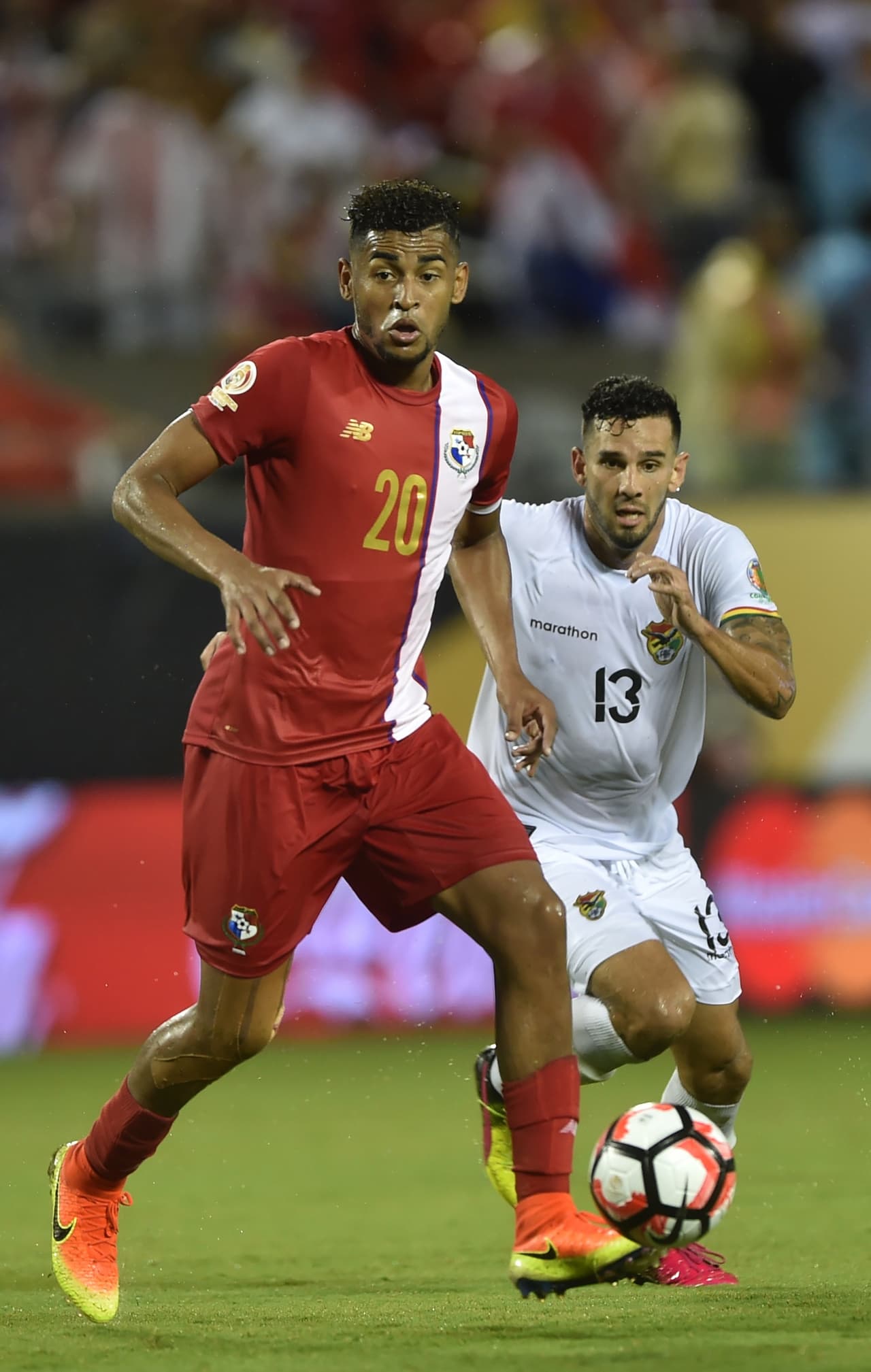 Anibal Godoy, mediocampista de Panamá, es el eje del centro del campo de los Earthquakes de San Jose.