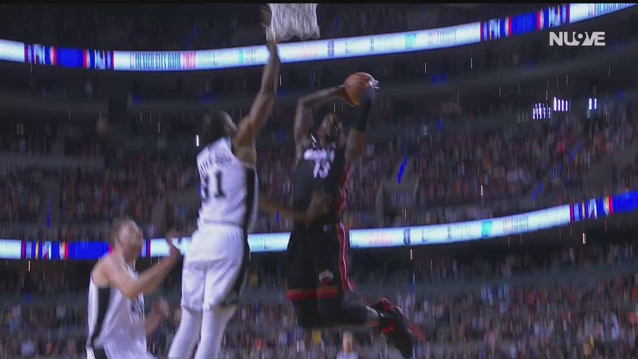 ¡La marca de la casa! Adebayo se lleva la ovación con tremenda canasta
